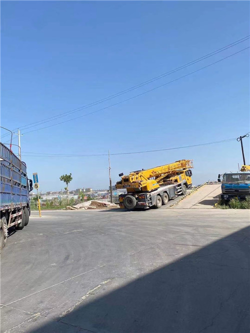 盘龙区25吨吊车的租赁价格大概是多少？